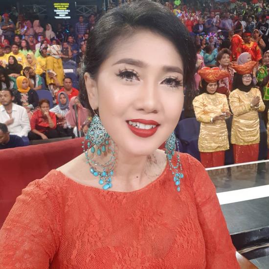 Profil dan Biodata Erie Suzan, Penyanyi Indonesia yang Serba Bisa